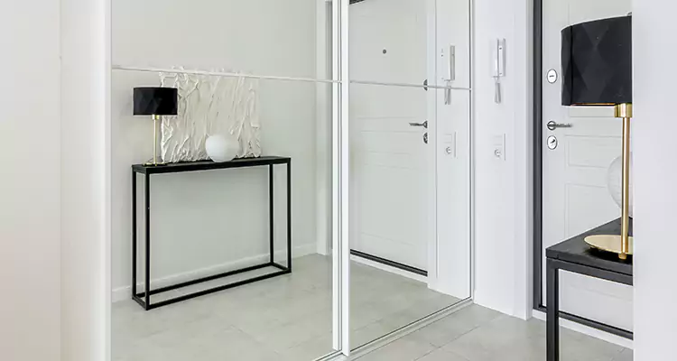 Mirrored Bifold Closet Doors Repair in Bartow, FL