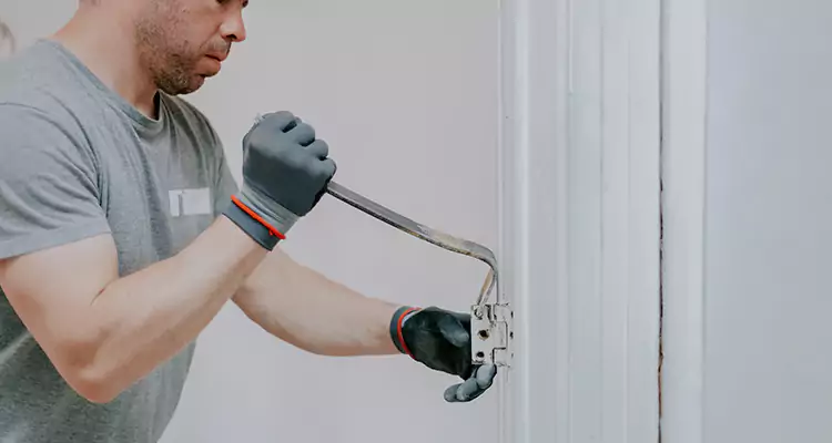 Cracked Door Jamb Repair in Bartow, FL