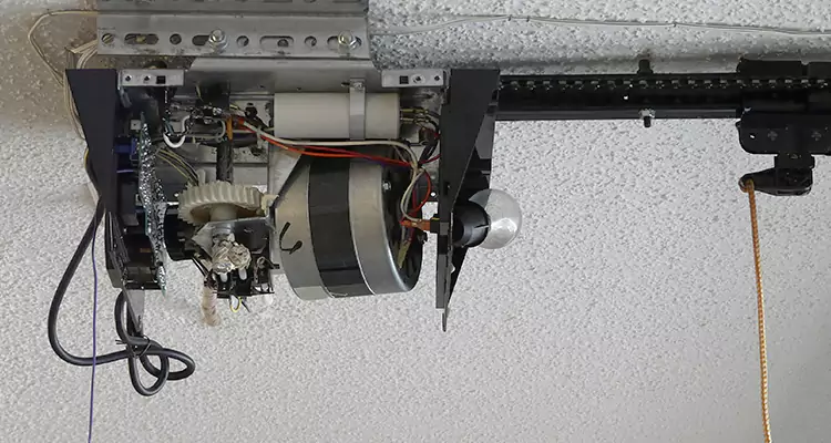 Emergency Garage Door Opener Repair in Bartow, FL