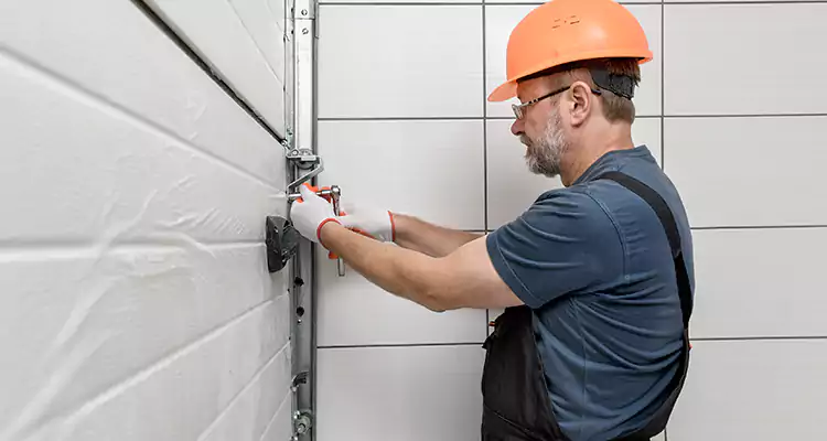 Emergency Garage Door Repair in Bartow, FL