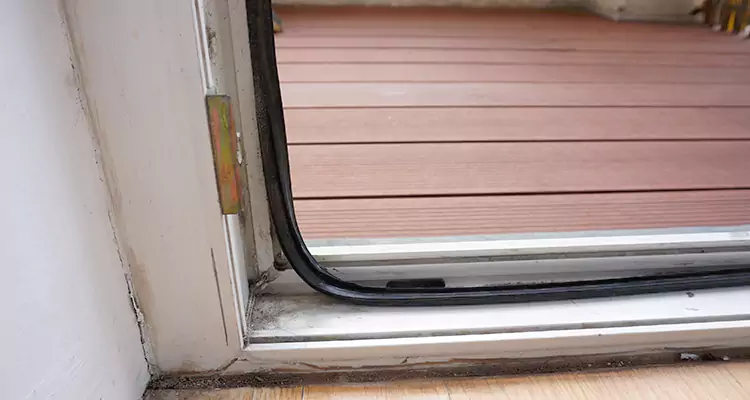 Why Choose Us for Leaking Sliding Glass Door Repair in Bartow, FL?