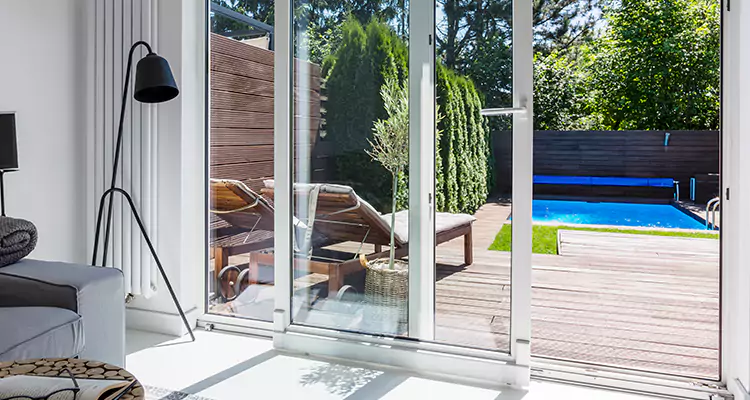 Fixing A Sliding Screen Door Roller in Bartow, FL